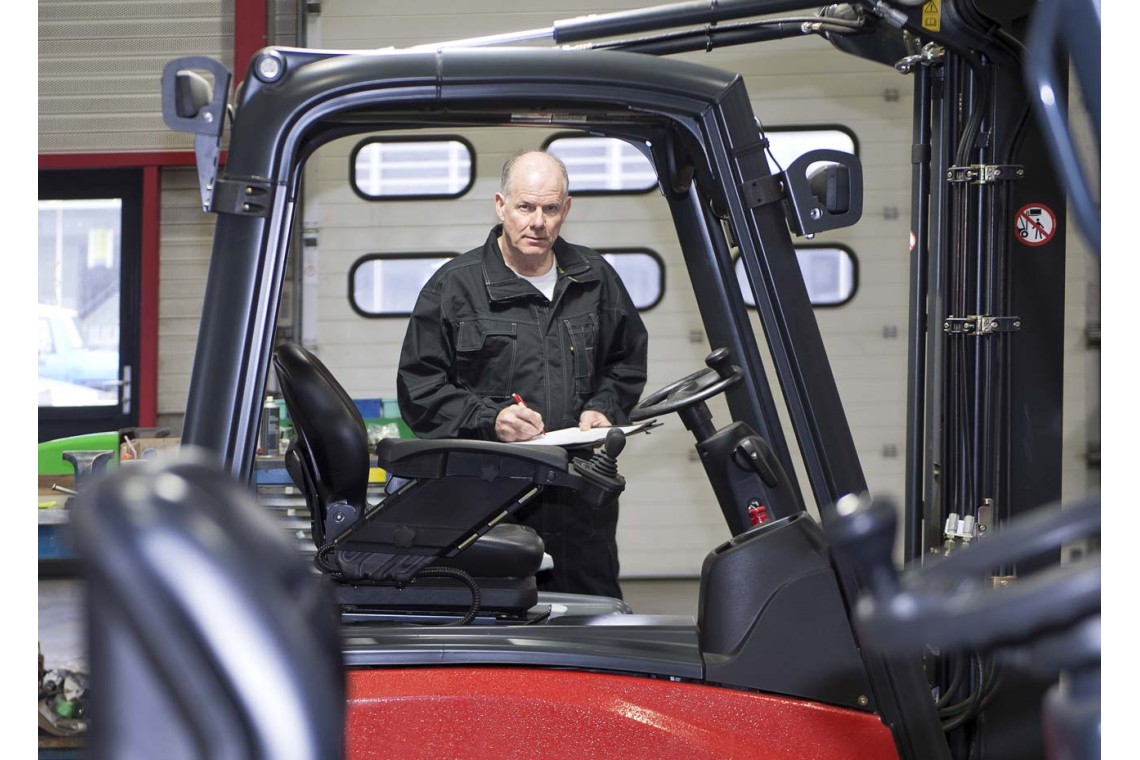 https://goodtogosafety.indevelopment.website/image/cache/catalog/Blog/Forklift-Inspection-1140x760.jpg
