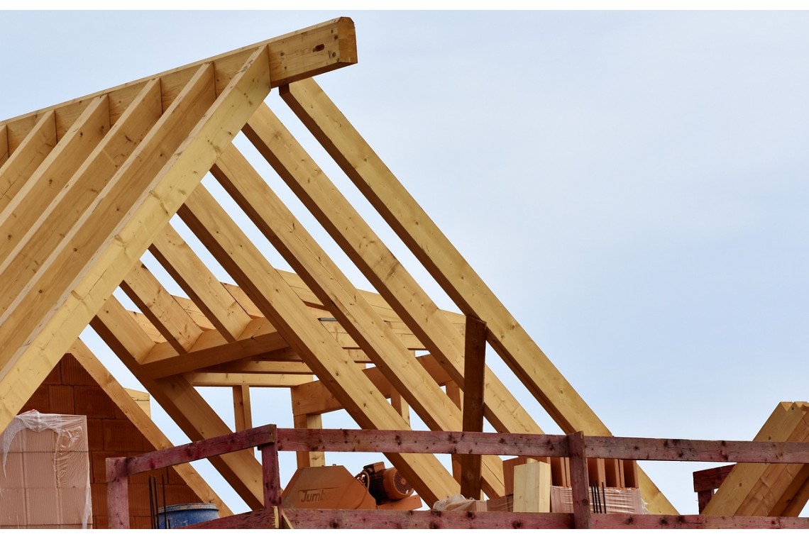 https://goodtogosafety.indevelopment.website/image/cache/catalog/Blog/Roof-Trusses-1140x760.jpg